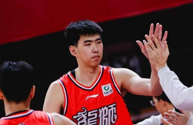 yl7703永利-10投狂砍24分14板！广东男篮弃将打成本土第一中锋，感谢杜锋成全
