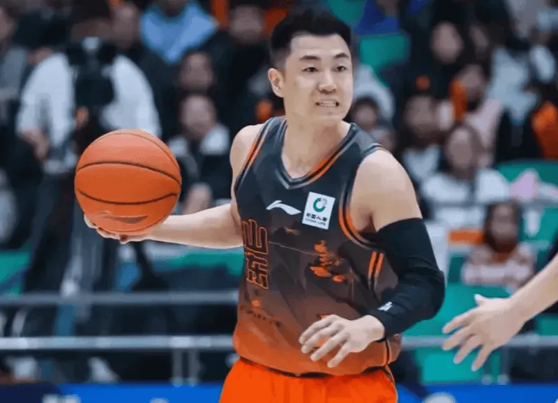 yl7703永利-今晚广厦vs山东大名单：朱俊龙、胡金秋出战，高诗岩在列